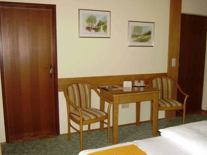 Pension Friedl Innsbruck Buitenkant foto